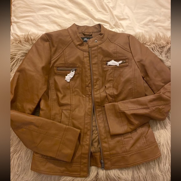 NWT faux leather jacket in camel - Picture 3 of 9